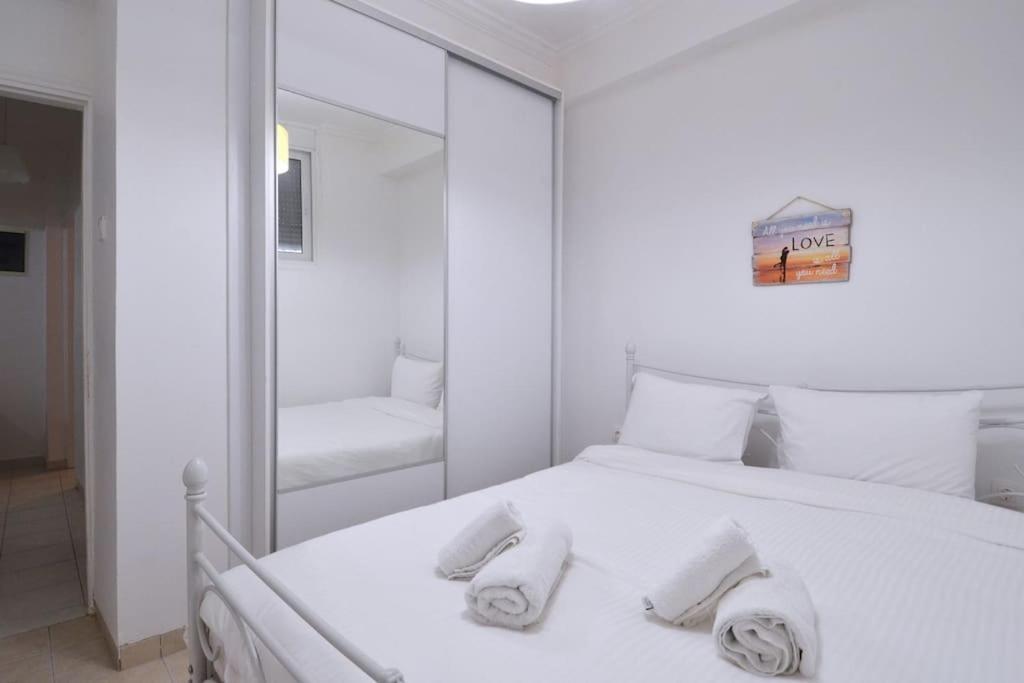 Minimal Apartment At The Foot Of The Odeon Of ... Atény Exteriér fotografie